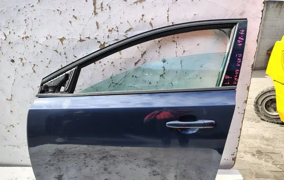 Volvo V40 Front door 