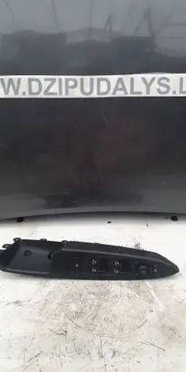 Opel Antara Electric window control switch