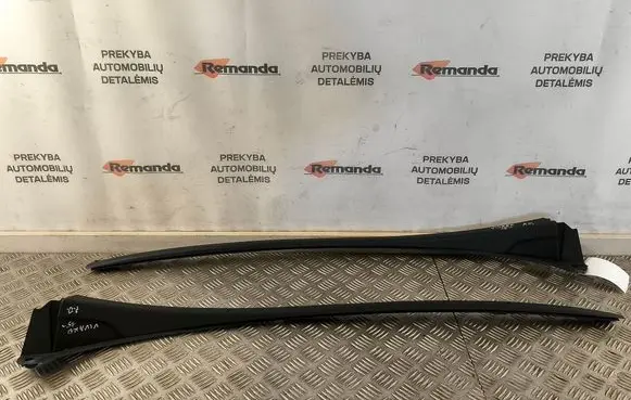 Opel Vivaro Windshield trim 93867905 104555A2