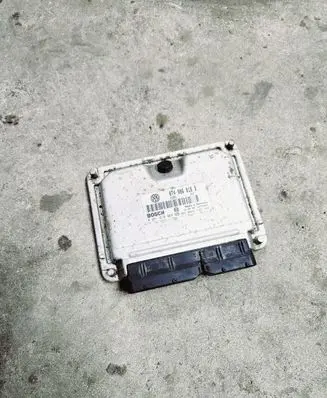 Volkswagen Transporter - Caravelle T4 Engine control unit/module 074906018B 28SA4061 028101084