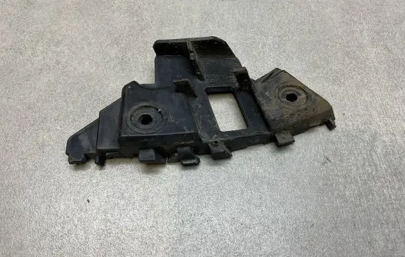 Volkswagen Jetta VI Front bumper mounting bracket 5C6807183