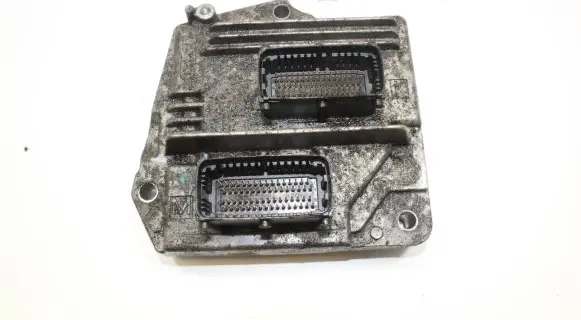 Opel Zafira B Engine control unit/module 55562549