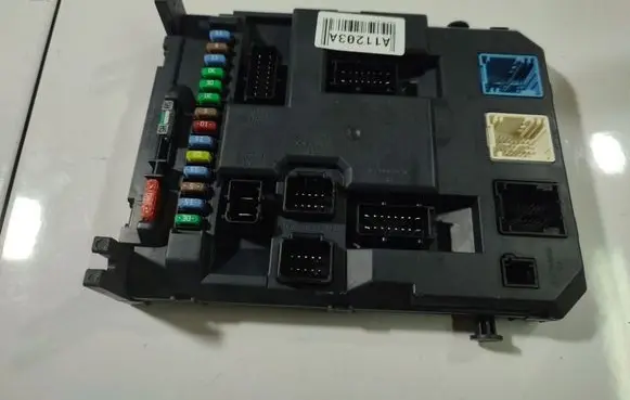 Peugeot 207 Comfort/convenience module 9664983080