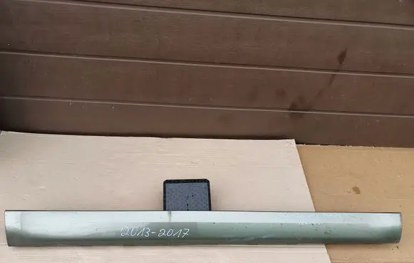 Skoda Yeti (5L) Sill 5L0853856B