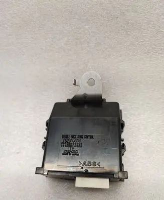Lexus RX 450H Door central lock control unit/module 8597048040