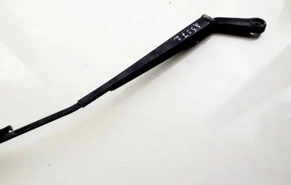 Volkswagen Golf IV Front wiper blade arm 1J1955410