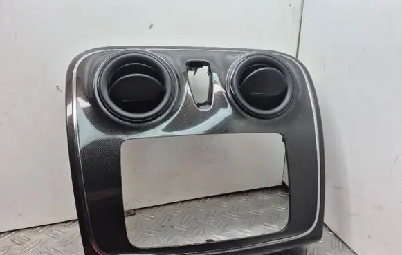 Radio/GPS head unit trim