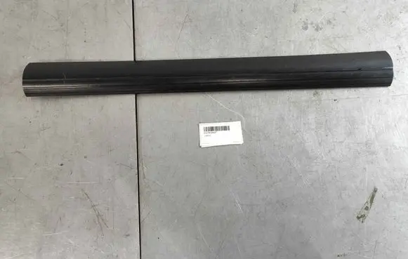 Front sill trim cover