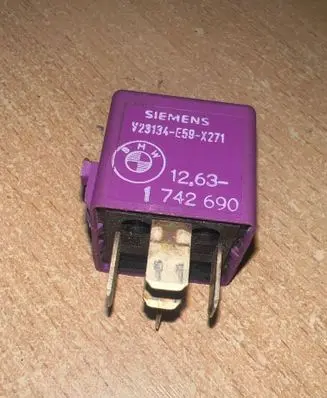 BMW 5 E60 E61 Other relay 1742690