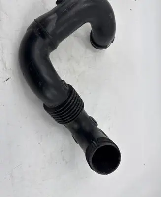 Renault Master III Air intake hose/pipe 165554107R