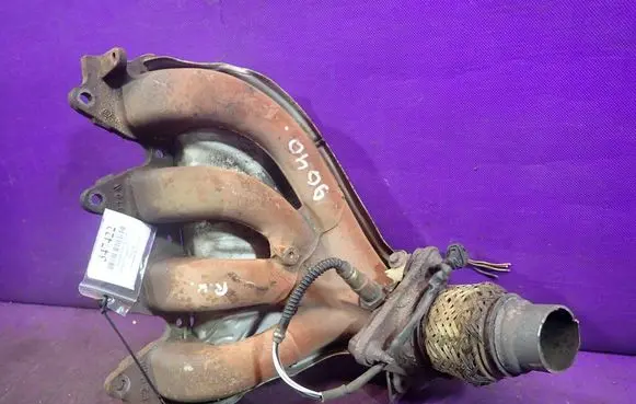 Renault Megane II Exhaust manifold