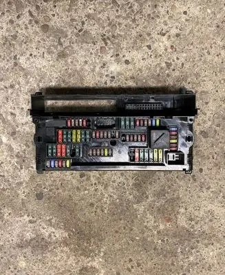BMW 5 F10 F11 Fuse module 9252815 317033442E