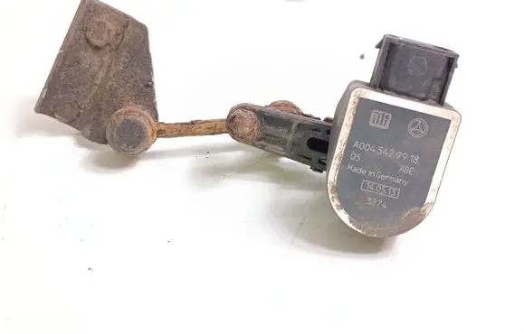 Mercedes-Benz E W212 Headlight/headlamp level sensor A0045429918