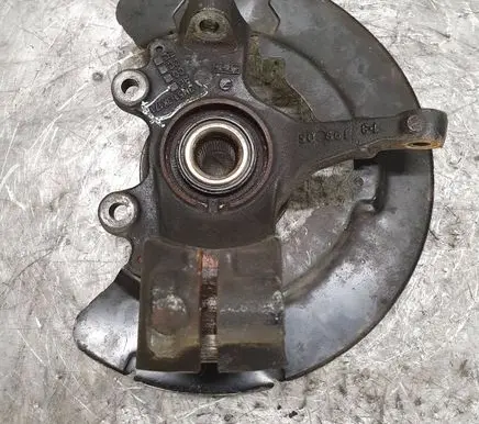 Volvo C70 Front wheel hub spindle knuckle 3M513K171