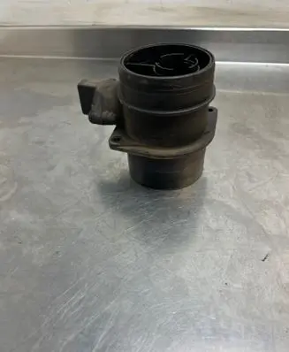 Volkswagen Golf VII Mass air flow meter 0281002461 074906461B