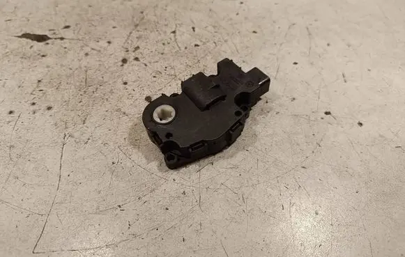 BMW 4 F32 F33 Air flap motor/actuator 412650750