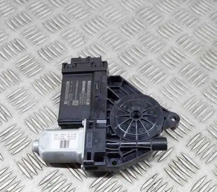 Volvo XC40 Rear door window regulator motor 32283267 8889639264