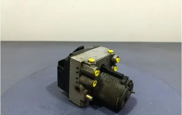 Audi A6 S6 C4 4A ABS Pump 8B0614111