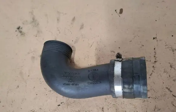 Volvo V70 Intercooler hose/pipe 30696253
