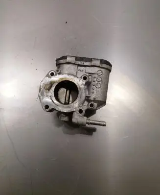 Toyota Yaris Throttle valve 220300q010