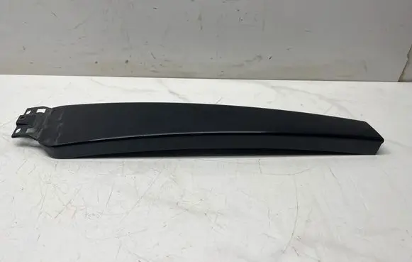 Audi A4 S4 B7 8E 8H Front door glass trim molding 8E0853289D