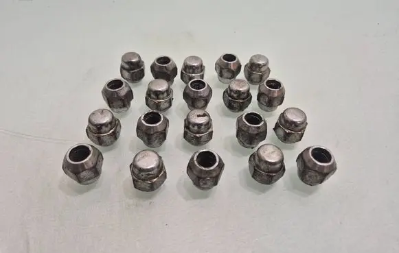 Nissan Qashqai+2 Nuts/bolts 