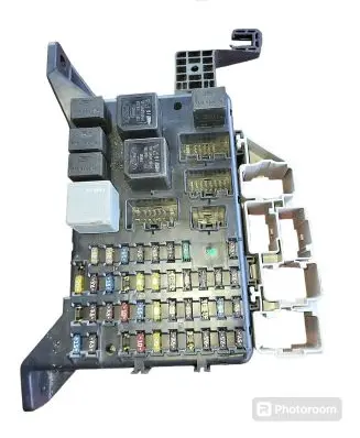 Ford Mondeo Mk III Fuse module 1S7T14A073AE