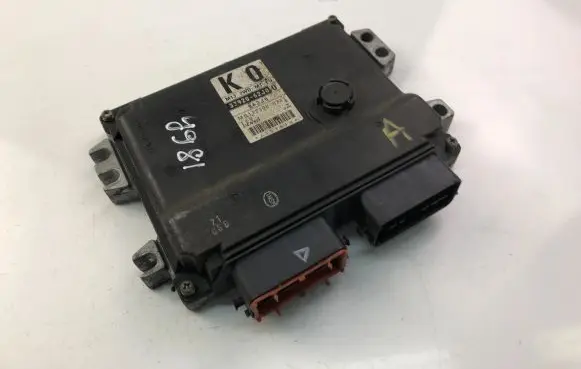 Suzuki Swift I Engine control unit/module ECU 3392062J0