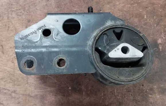 Dodge Durango I Engine mount bracket 52020419AA