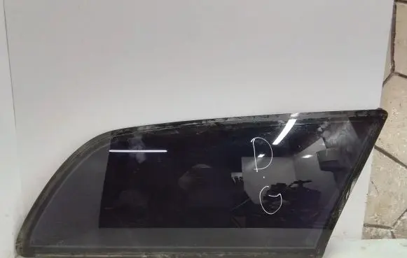 Mercedes-Benz E W210 Rear side window 43R001190