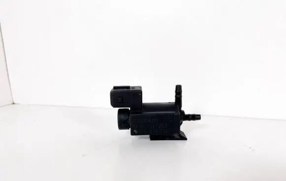 BMW 4 F32 F33 Turbo solenoid valve 7810831 70231800 11T257