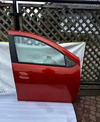 Dacia Duster II Front door
