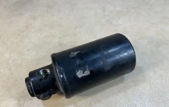 Mercedes-Benz G W461 W463 1st Gen Air conditioning (A/C) air dryer A4635000749