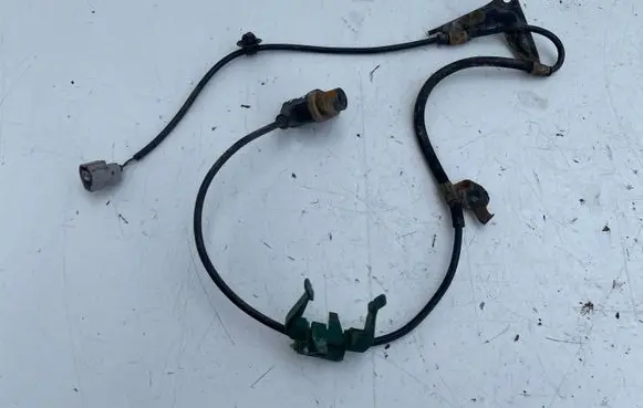 Toyota Avensis T220 ABS brake wheel speed sensor 8954205030