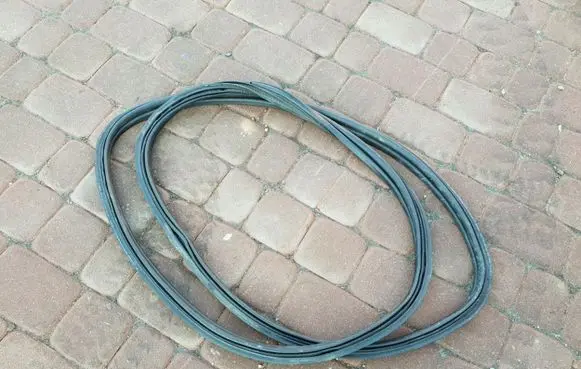 Opel Astra K Rubber seal tailgate window/glass 