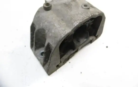 Audi A3 S3 8L Engine mounting bracket 1J0199262BE