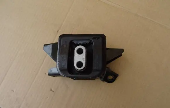 KIA Stonic Engine mount bracket 21824H8100