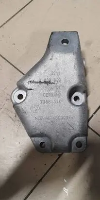 BMW 5 F10 F11 Engine mounting bracket 6859899