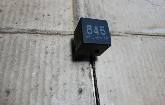 Volkswagen Caddy Other relay 4H0951253A V23136B0006080