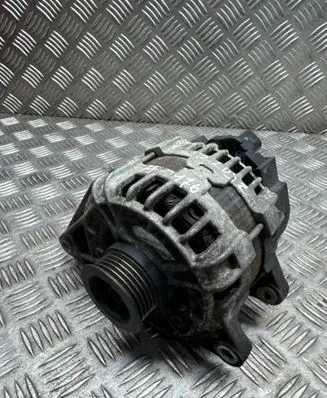 Mercedes-Benz A W176 Generator/alternator A0009063322 0125711028