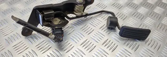 Toyota RAV 4 (XA20) Accelerator throttle pedal 7801042020 31090222 8928133010
