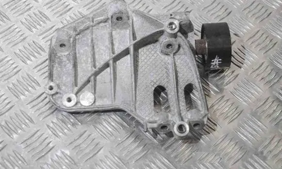 BMW 5 F10 F11 A/C compressor mount bracket 7585167