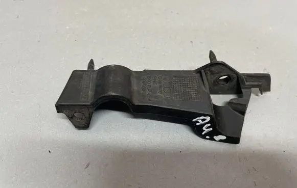 Audi A4 S4 B8 8K Front bumper mounting bracket 8K0807284