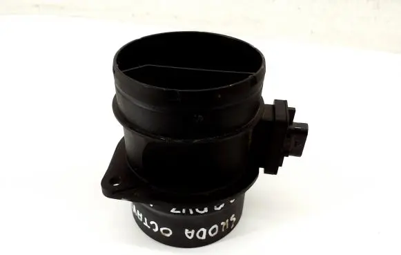 Skoda Octavia Mk3 (5E) Mass air flow meter 03L906461A 0281002956