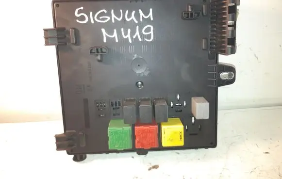 Opel Signum Fuse module 13112909 519044010 460023260