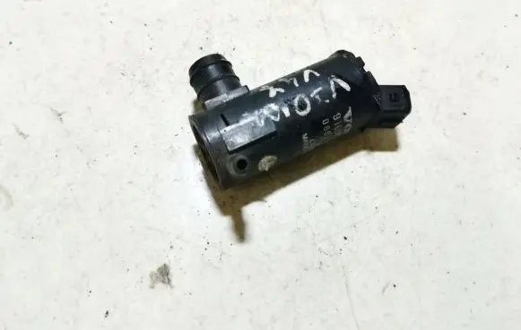 Volvo C70 Windscreen/windshield washer pump 9169611 060210-3950