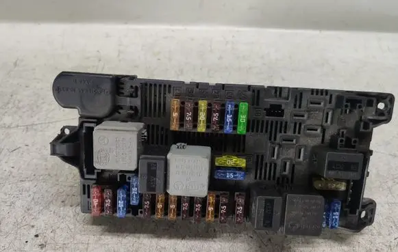 Mercedes-Benz E W211 Fuse module 2115453901