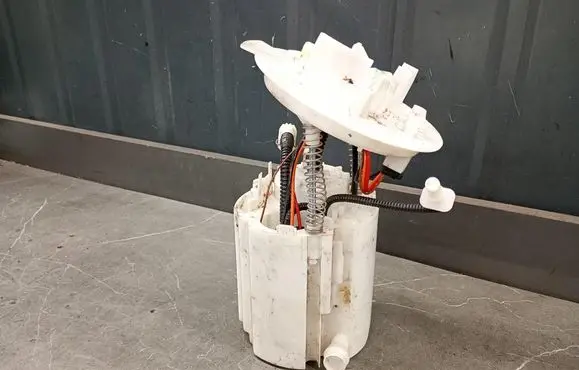 Mercedes-Benz C W206 Fuel pump bracket a2064704401
