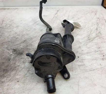 Opel Zafira C Oil breather separator 55575980 70367396 565581915