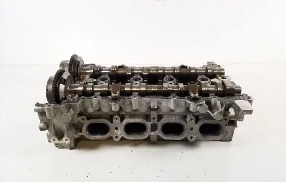 Mercedes-Benz C W205 Engine head 